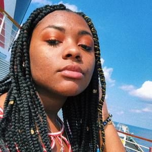 Meet your Posher, Angelique